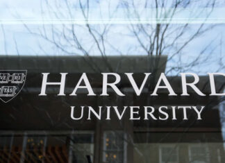 Gobierno de EE. UU. impide a Harvard inscribir a estudiantes extranjeros