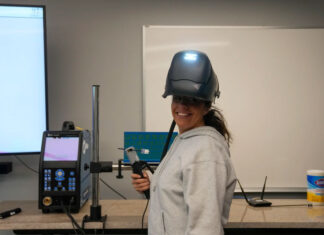 Lucha de Trump contra DEI amenaza a organizaciones sin fines de lucro que cubren vacíos laborales