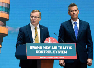 Nuevas fallas en aeropuerto de Newark cuando secretario de Transporte de Trump planea reducir vuelos