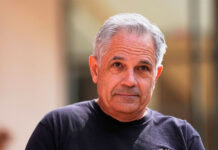 Juez federal solicita investigación criminal sobre el fiscal de Filadelfia Larry Krasner