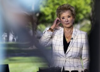 Secretaria de Educación de EE. UU. manda una carta a Harvard llena de faltas gramaticales