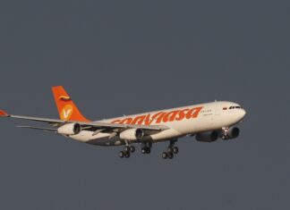 Llega a Venezuela un avión con 315 migrantes, 146 de ellos niños, repatriados desde México Venezuela