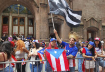 Puertorriqueños ondean miles de banderas en su esperado Desfile Anual de Nueva York Desfile