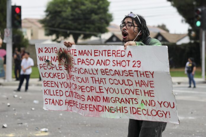 La protesta contra agentes de Inmigración crece en Los Ángeles en segundo día de redadas