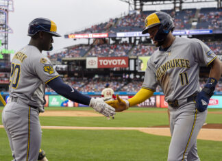 Chourio suma 4 hits y 5 impulsadas; Cerveceros vencen 17-7 a Filis