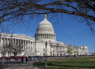 Congresistas republicanos elogian a Trump tras su anuncio de ataques a Irán Congresistas