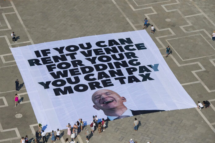 Activistas-afirman-que-la-boda-de-Bezos-en-Venecia-resalta-la-creciente-desigualdad
