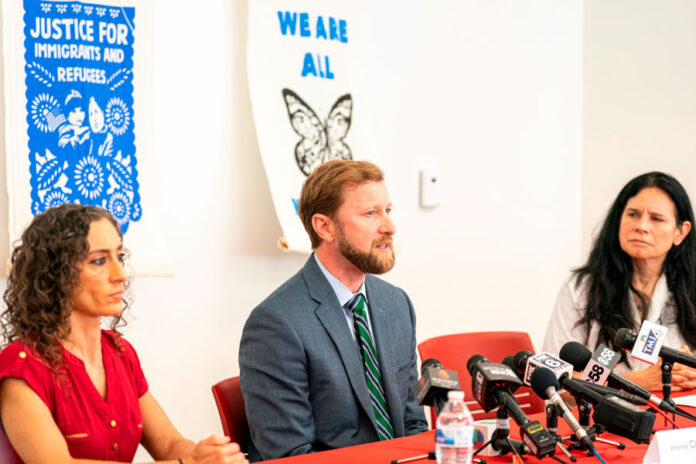 Acusan-a-un-hombre-de-intentar-que-deporten-a-un-testigo-en-su-contra-con-cartas-de-amenaza-a-Trump