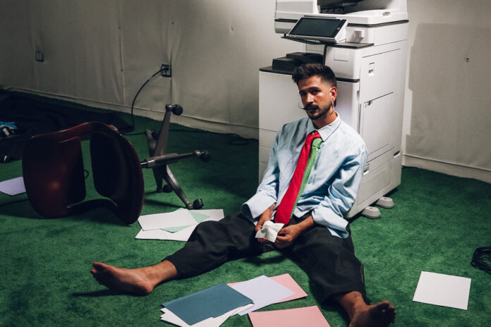 Camilo-desafía-la-IA-con