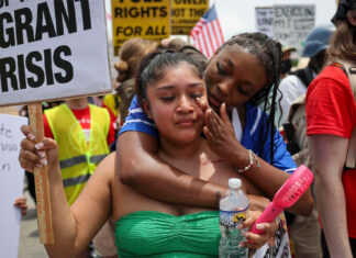 Corte Suprema de EE. UU. permite deportación expedita de migrantes a países que no son los de origen