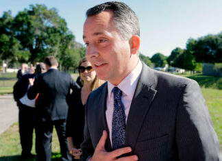 Exrepublicano crítico con Trump se postulará a gobernador de Florida como demócrata