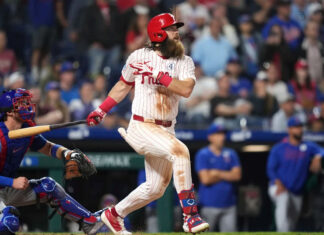 Marsh impulsa a Filis en la 11ª y Kemp logra tres hits en victoria 4-3 sobre Cachorros