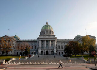 Recortes a las escuelas virtuales chárter en Pensilvania