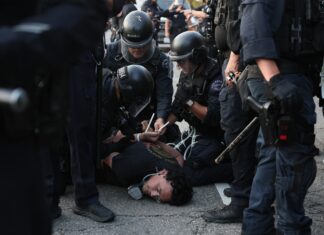 Un congresista republicano por California se muestra «preocupado» por las redadas de Trump