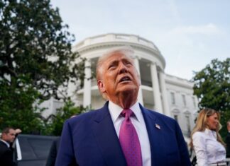 Trump llama «héroes» a funcionarios que ejecutan las redadas a discreción contra migrantes héroes