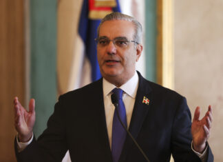 El presidente dominicano plantea defender la «soberanía» y la «dignidad» ante la crisis en Haití