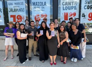 Lideresas latinas unen sus voces a las de la comunidad hispana en Chicago para resistir a ICE