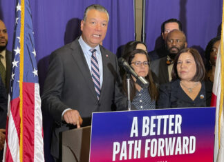 Demócratas buscan apoyo de Trump para renovar ley migratoria que beneficiaría a millones