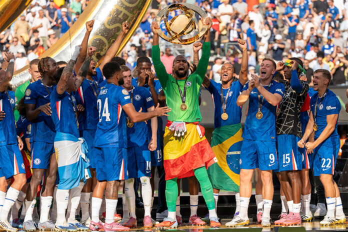 Chelsea-campeón-del-Mundial-trofeo Mundial