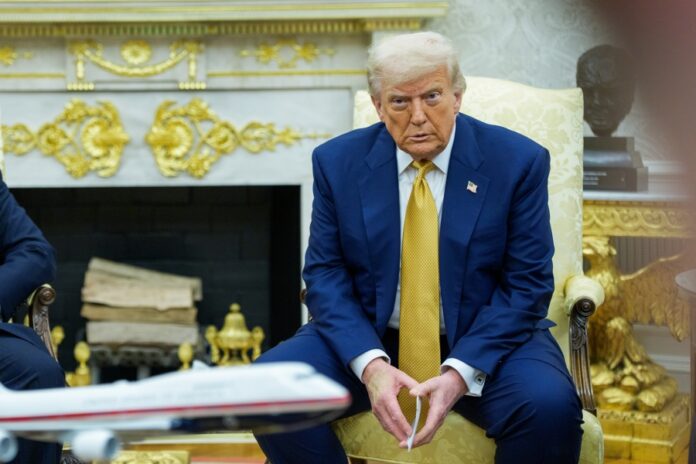 Demandan a Trump por eliminar millonarios fondos para prevención de desastres naturales