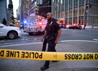 Emergen detalles del tirador de Nueva York: una nota de suicidio y antipsicóticos