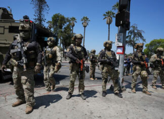 ICE atrae a nuevos reclutas con discurso patriótico y bonos de contratación de 50.000 dólares