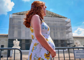 Juez bloquea restricciones de Trump a ciudadanía por nacimiento, 3er fallo judicial en ese sentido