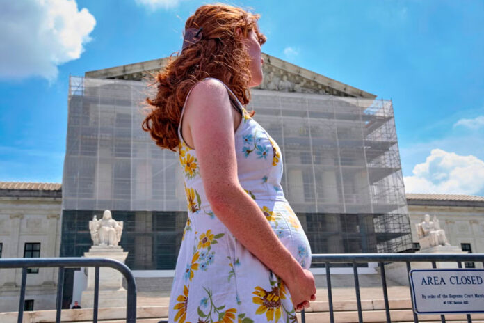 Juez-bloquea-restricciones-de-Trump-a-ciudadanía-por-nacimiento,-3er-fallo-judicial-en-ese-sentido