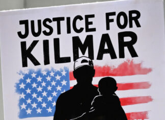 La Justicia de EE. UU. ordena la liberación de Ábrego García e impide a migración detenerlo