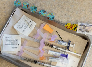 Por temor a perder la cobertura de Medicaid, padres se apresuran a vacunar a sus hijos