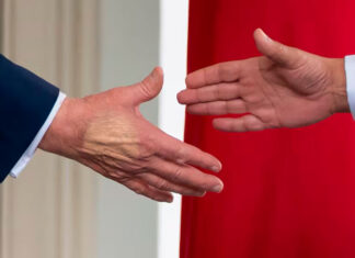 Trump es diagnosticado con «insuficiencia venosa crónica» tras revisión por hinchazón en las piernas