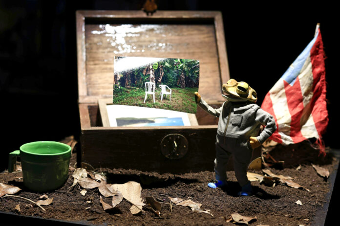 Un original espacio expone historias y detalles de Bad Bunny y la cultura de Puerto Rico