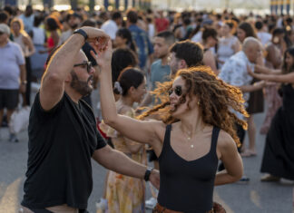 Un salsódromo gigante a orillas del río Hudson en las tardes de Nueva York