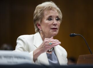 Universidad de Pensilvania vetará a atletas trans tras acuerdo con Gobierno de Trump