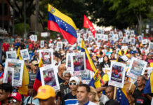 Chavistas celebran el retorno de migrantes y exigen la devolución de niños aún en EE. UU.