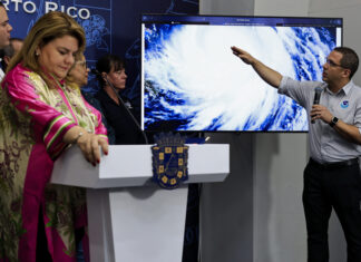 El huracán Erin «no tuvo un impacto mayor» en Puerto Rico, según la gobernadora huracán