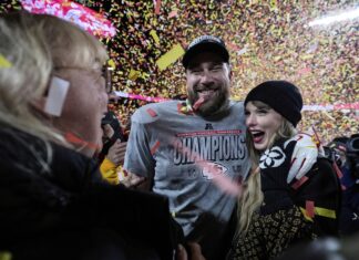 La historia de amor de Taylor Swift y Travis Kelce: de pulseras de amistad a anillos de compromiso Taylor Swift