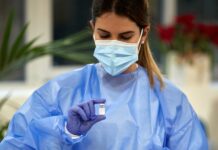 Cinco años de la primera vacuna de COVID-19