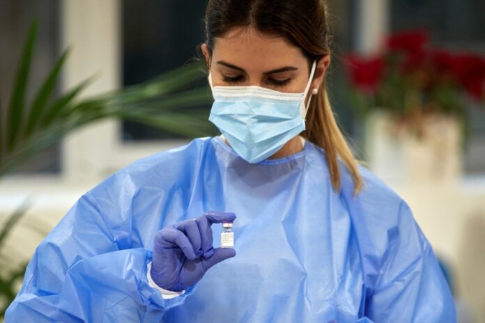 Cinco años de la primera vacuna de covid