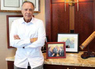 El magnate cubano que encabeza una campaña proinmigrante desde Miami pese a las amenazas