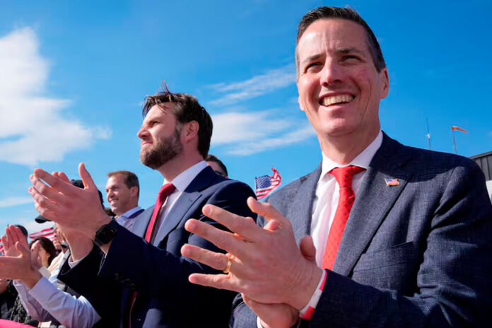 El-senador-Bernie-Moreno-impulsa-la-agenda-de-Trump-sobre-drogas-y-comercio-en-su-regreso-a-Colombia