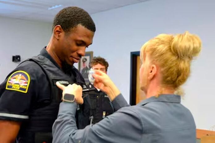 Empleadores-han-usado-E-Verify-por-años;-arresto-de-policía-en-Maine-por-ICE-genera-nuevas-dudas