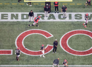 Equipos de NFL pintarán mensajes de justicia social en las zonas de anotación