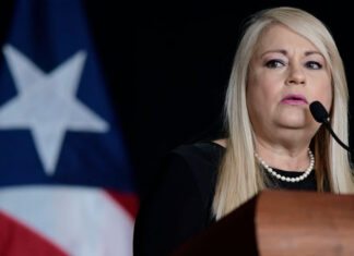 Exgobernadora de Puerto Rico se declara culpable de violación de financiamiento de campaña