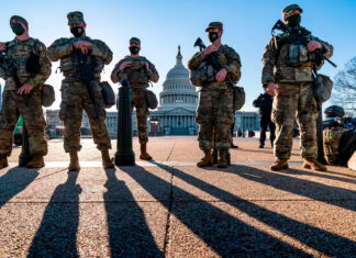 Las acciones de Trump para tomar el control de Washington son inéditas. Esto dice la ley