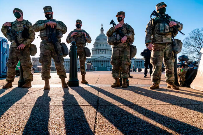 Las-acciones-de-Trump-para-tomar-el-control-de-Washington-son-inéditas.-Esto-dice-la-ley