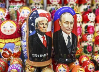 Las figuras de Putin y Trump animan la venta en tiendas de souvenirs rusas antes de la cumbre Putin