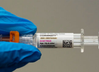 Pediatras de EE. UU. recomiendan vacunas COVID-19 diferentes a las del CDC vacunas