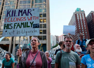 Qué saber sobre las políticas de deportación de Trump que podrían enviar a Ábrego García a Uganda