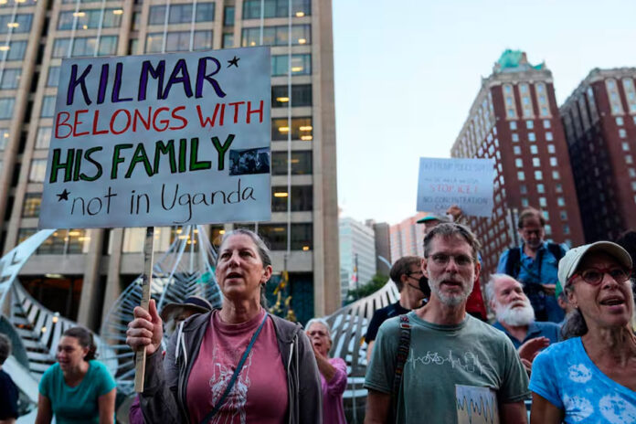 Qué-saber-sobre-las-políticas-de-deportación-de-Trump-que-podrían-enviar-a-Ábrego-García-a-Uganda